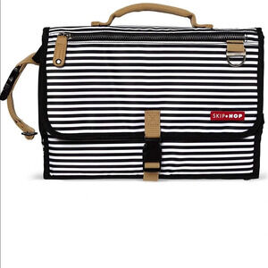 Skip Hop portable baby changing section bag